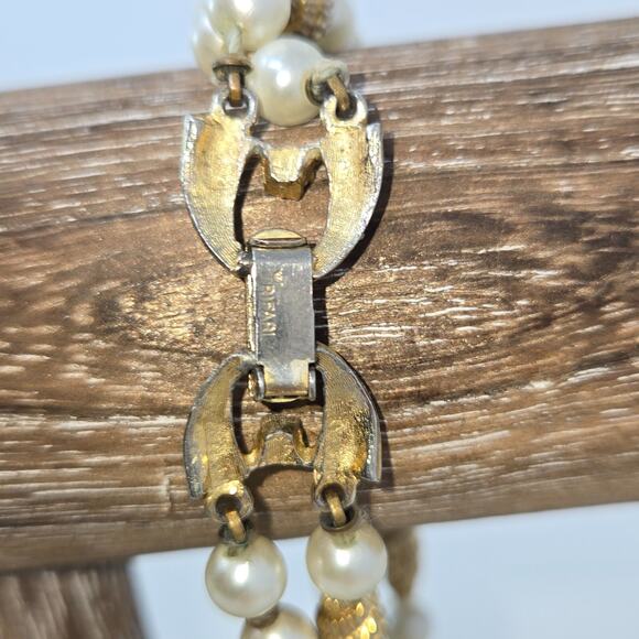 Vintage Trifari Signed Gold Tone Faux Pearl Two Strand Bracelet Fashion Jewelry - Picture 2 of 13